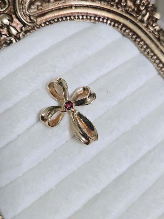 Avon - Picture 5 of 6